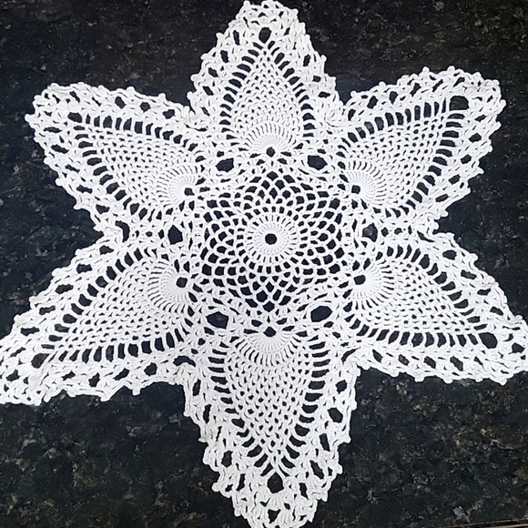 Other - 6 Piece  Vintage Dolies Crochet Pattern Pineapple